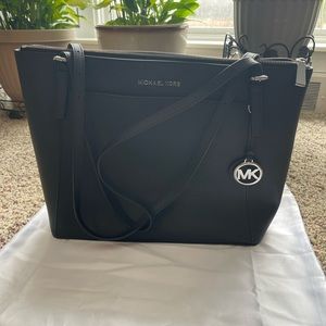 Michael Kors tote brand new condition